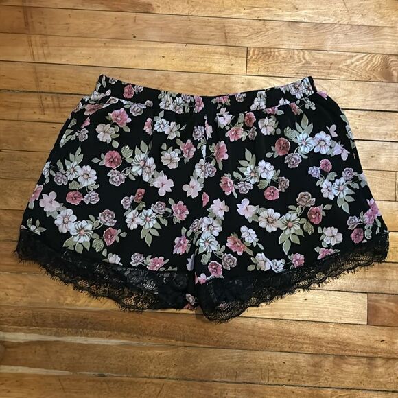 Agnes Orinda Women’s Black Floral Lace Shorts Size 1X - Picture 1 of 5